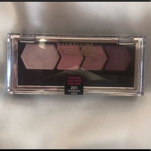 👉Set: 4 different Maybelline eye shadow palettes